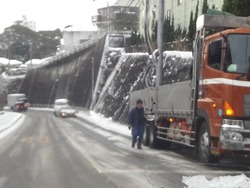 Àã02-4