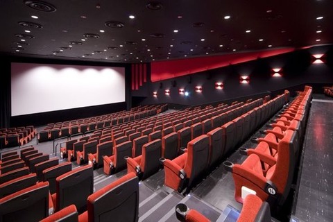 映画館館長「よく来たな……映画館『ブラック・ヒストリー』へ」