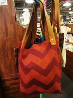 tote-red