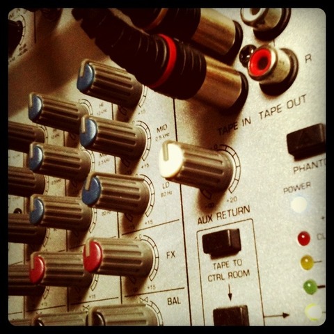 BEHRINGER - EUROPACK UB802
