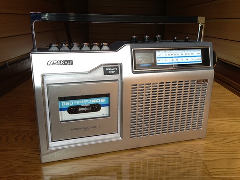 修理・部品取りに！70年代の音響技術が詰まったレトロラジカセ。 修理・部品取りに！70年代の音響技術が詰まったレトロラジカセ