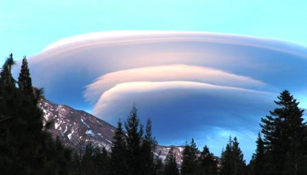 UFO Clouds, 1 web, 1-04-'12, IMG_9039