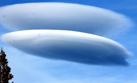 UFO Cloud, A, 1-04-'12, IMG_8412