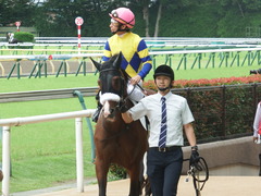 20180616 東京6R 3歳未勝利 ロジスカーレット 21