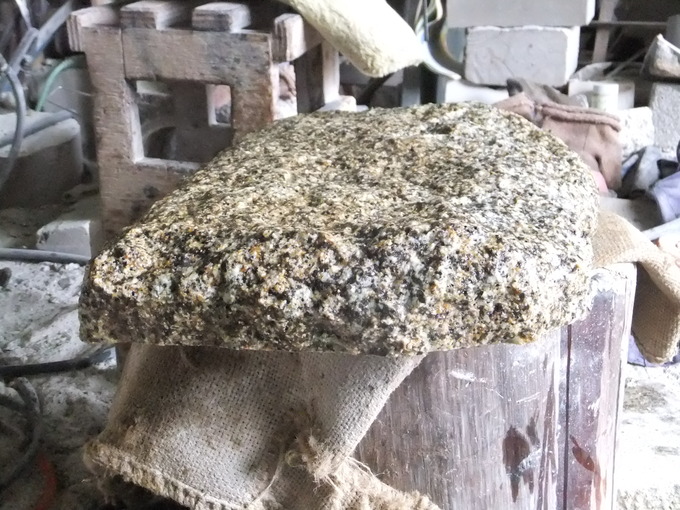 飛び石製作(天然石)の製作~薄型・軽量タイプ~