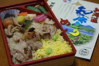 ekiben-sapporo-shiretokotorimeshi02