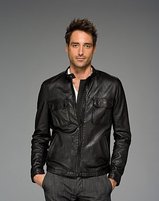VI-M08354053_black_front