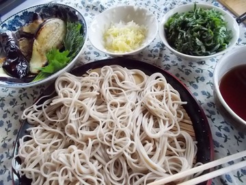 自然薯蕎麦にナスステーキ