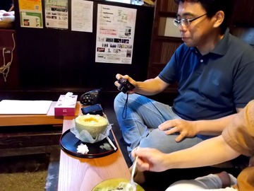なぜストローが?
