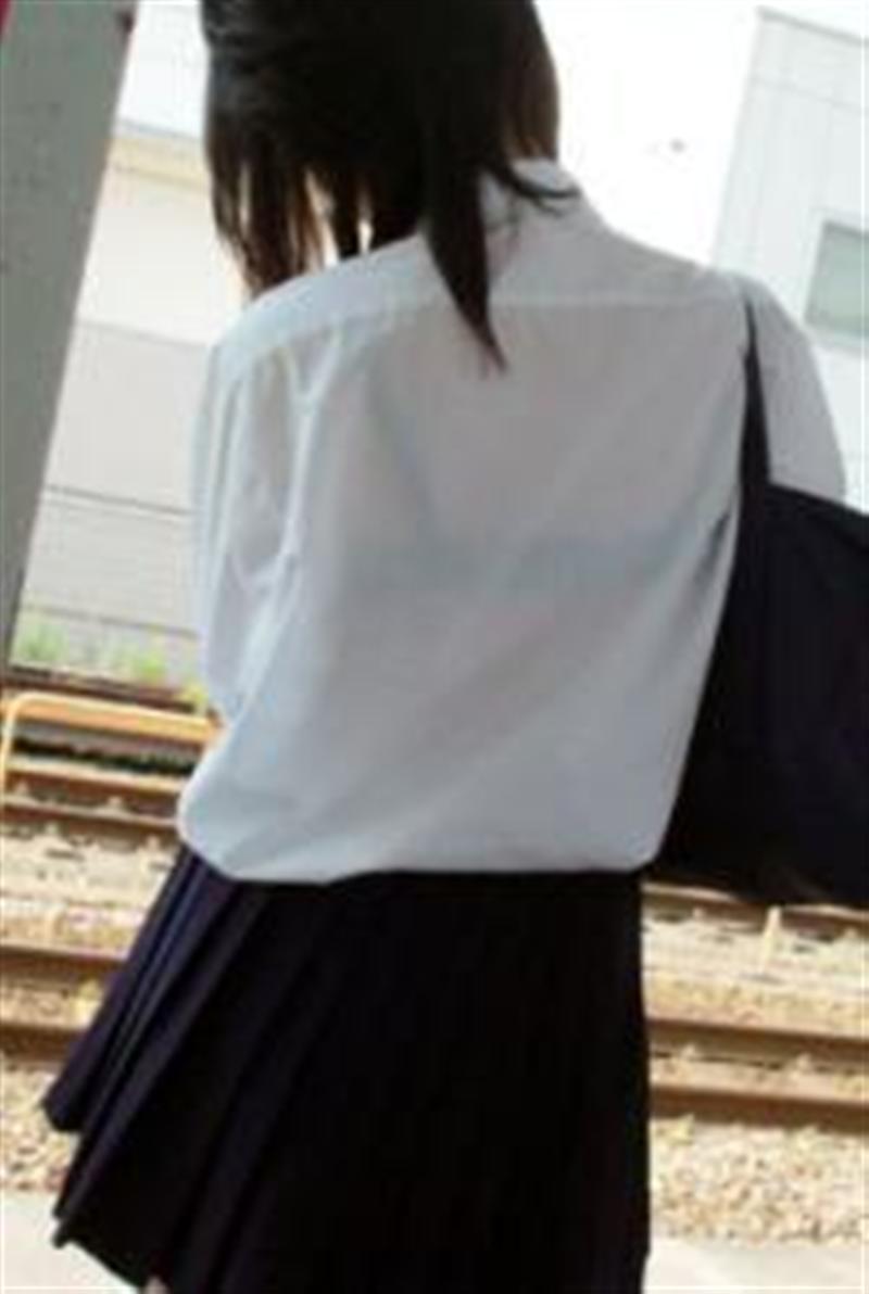 Jk 透けブラ JK透けブラ】えっ!黒のブラ?あまりにも目立つよねぇ!でもそんなの気にせず、ってところが萌え~な画像集めました! | エロ画像パラダイス(エロパラ)