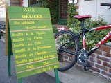 オーデリス(AUX DELICES)オープン当時のサインボード