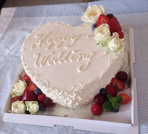 結婚祝いのハートのケーキ Rina S