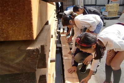 1-151008安城東部小学校 小堀京仏具工房見学