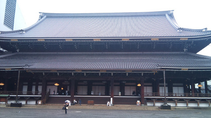 東本願寺さん、雨の御影堂