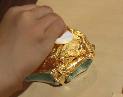 4-小学生が金箔押し体験