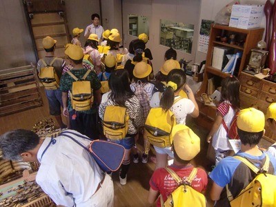3-130919工房見学 今池小学校の皆さん