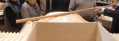1.仏具づくりの杖(つえ)