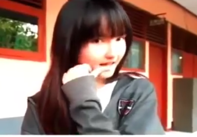 -890U