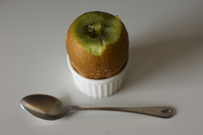 kiwi-meets-boiledegg