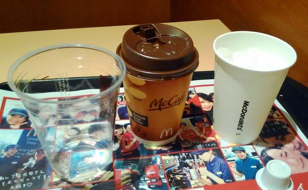 氷 ホットカフェラテ