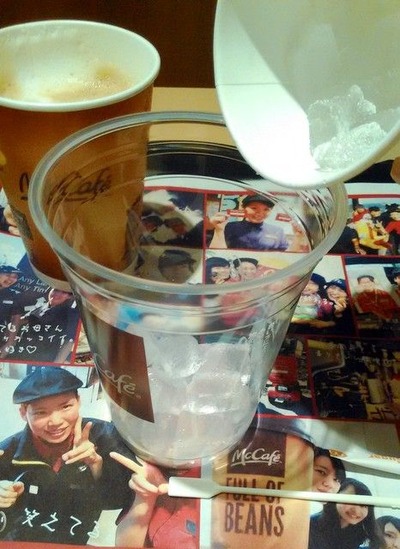 氷そそぐ 画像