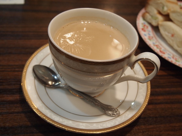 カフェオレ 膜 画像 名古屋駅