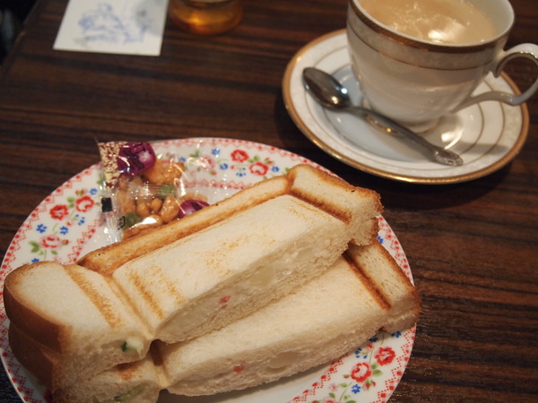 ポテサラ ホットサンド 画像 名古屋めし