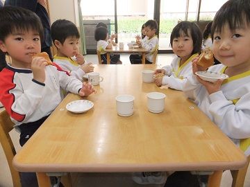 おやつ　揚げパン