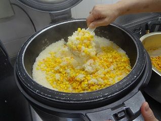コーンピラフ 混ぜ