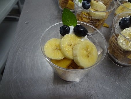 パフェ　盛り付け図