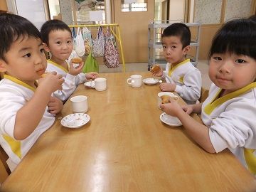 おやつ　揚げパン2