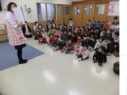 たこあげ集会みてる１