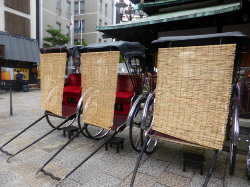 2017081006道後温泉前の人力車