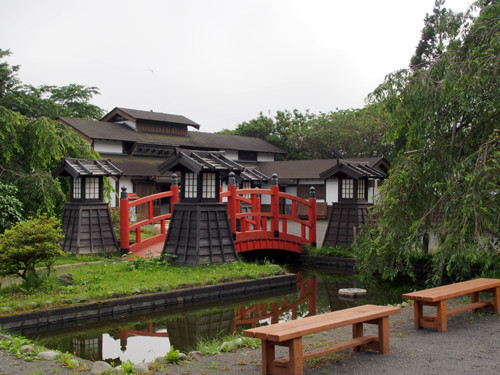 h314松前藩屋敷の武家屋敷前にて