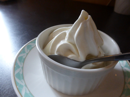 2017061406カマンベールのソフトクリーム