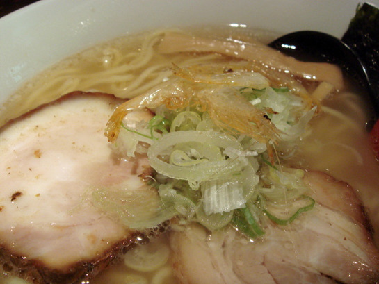 白いエビ