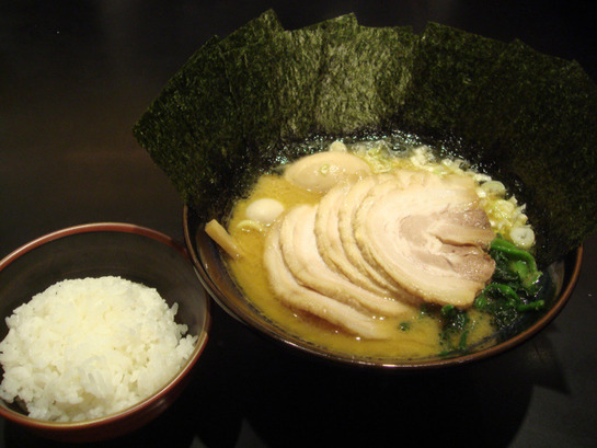 醤油豚骨