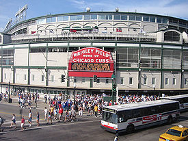 275px-Wrigley_Field_-_by_Kaczmarczyk