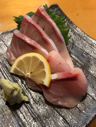 ブリ刺し