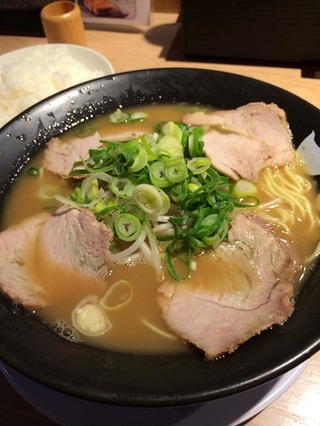 鶏白湯ラーメン