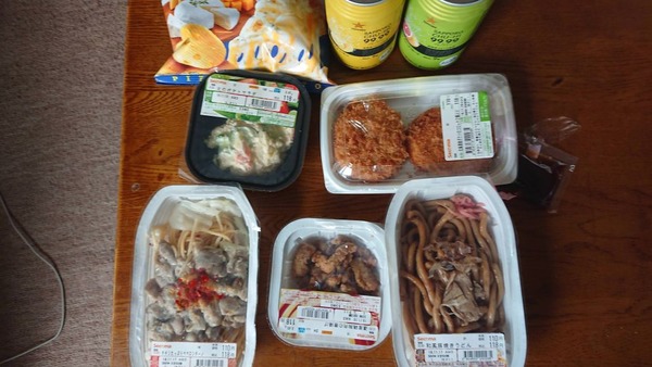 ワイニート、コンビニで豪遊する(※画像あり)