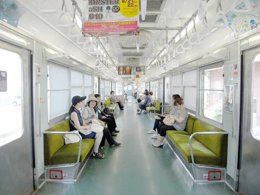 電車の中