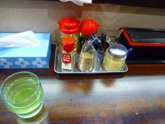 ともえ軒卓上