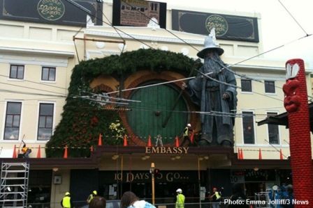 gandalf-embassy-theatre-the-hobbit-wellington-new-zealand[1]