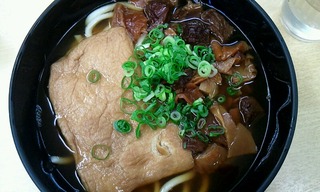 名物けつねうどん。