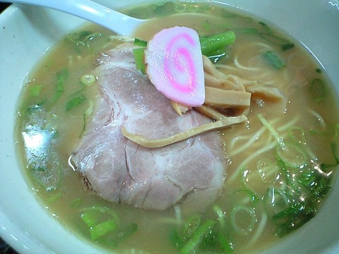写真撮り難い照明・・・