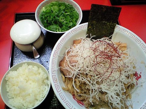 トロミン