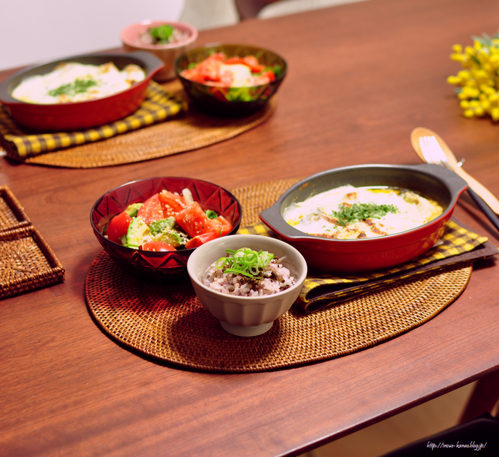 作りおき素材であっという間にできる牡蠣とほうれん草と厚揚げのグラタン献立