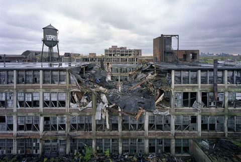 【画像】 破綻したデトロイトが町ごと廃墟になりつつある件