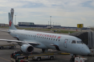 バンフ旅行記 カルガリー 空港 エアカナダIMGP2390